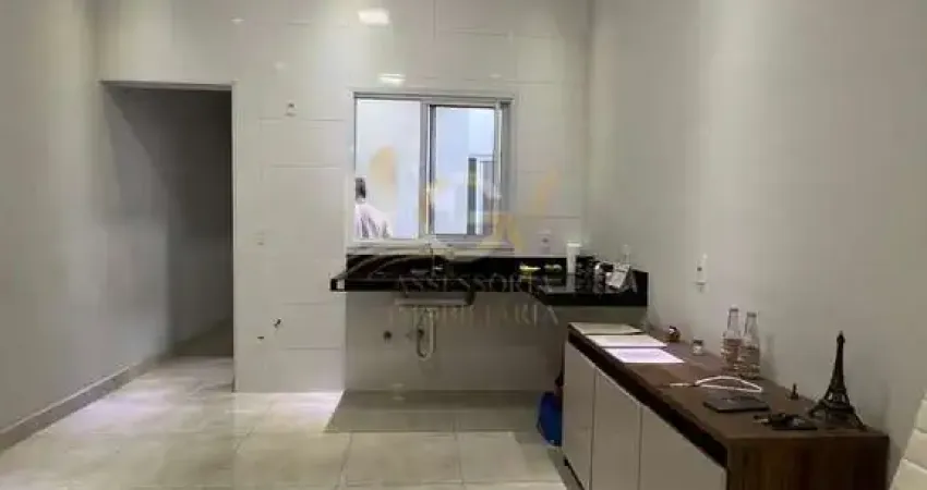 Casa nova com suíte, garagem coberta e acabamento impecável