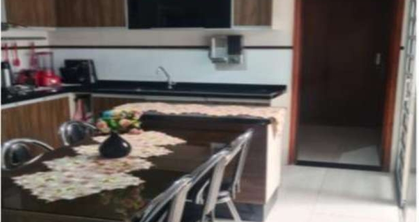 Excelente Sobrado com 3 dorms quintal- Jardim DAbril por 530.000,00 à venda