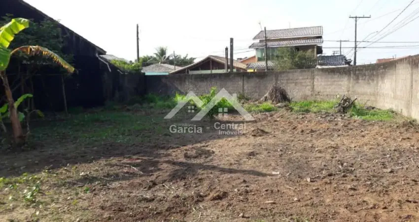 Terreno com 457mt² de esquina murado, ao lado da praia