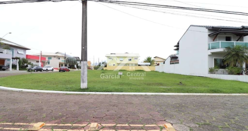 Terreno em condomínio fechado em Peruíbe