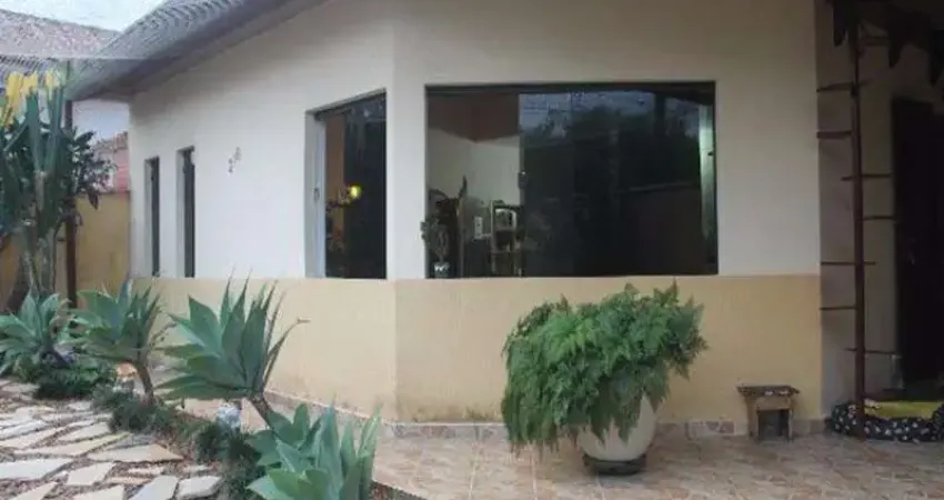 Casa com 3 quartos à venda na Rua Alberto Antonio C. Pinto, 216, Balneário Três Marias, Peruíbe