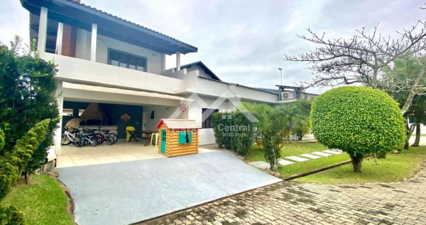Sobrado em condomínio em Peruíbe