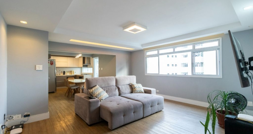 Descubra o seu novo lar neste apartamento moderno e recentemente reformado, que conta com 3 dormitórios, sendo 1 suíte, ideal para garantir conforto e privacidade. Localizado em um andar alto, o imóve