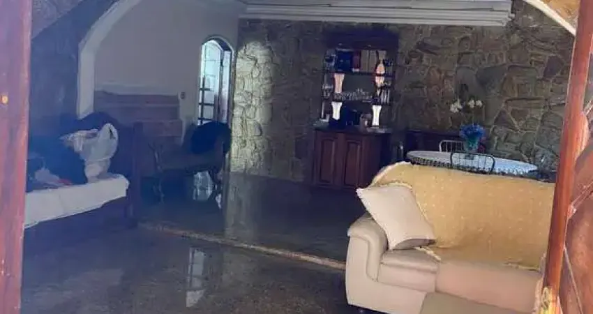 Sobrado na Vila Nhocuné