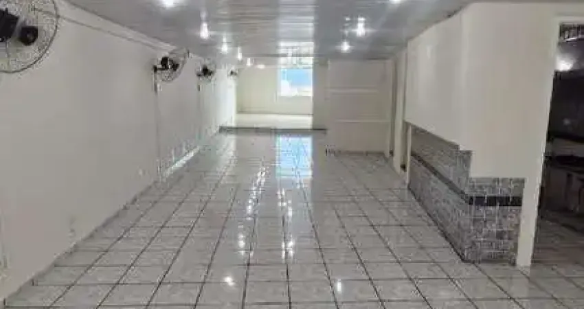 Salão comercial na cobertura com ótimo vão livre ótimo para centro religioso