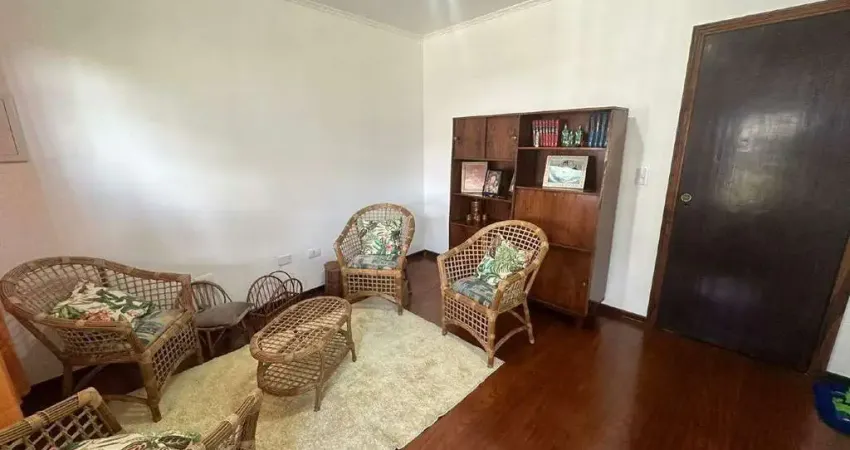 Casa Ampla com 3 Dormitórios, Hidro, Churrasqueira e Segurança Completa – 240m² de Conforto! (Porteira Fechada)