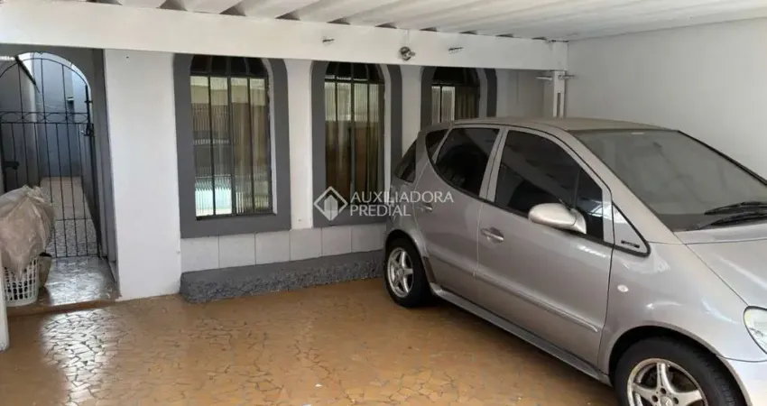 Casa com 3 quartos para alugar na Rua Benedito Luiz Rodrigues, 564, Nova Petrópolis, São Bernardo do Campo