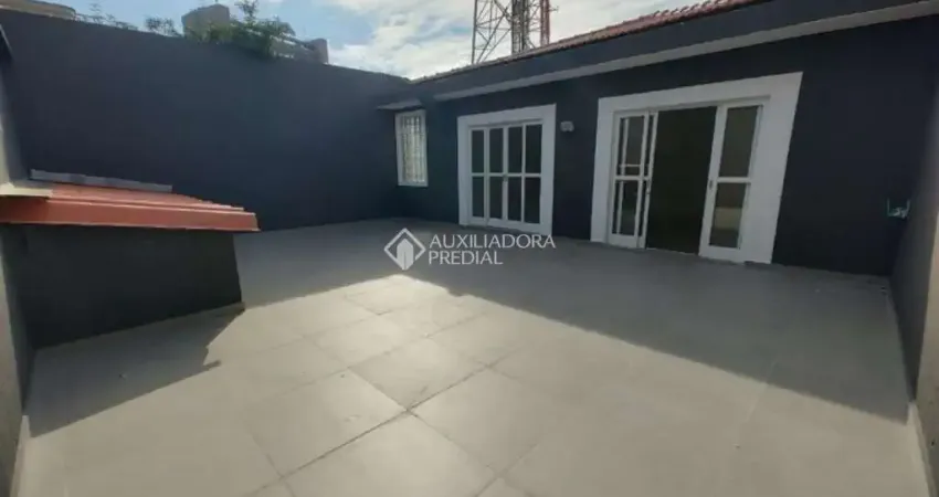 Casa comercial para alugar na Rua Durval Fernandes Chaves, 175, Jardim Santo Elias, São Paulo