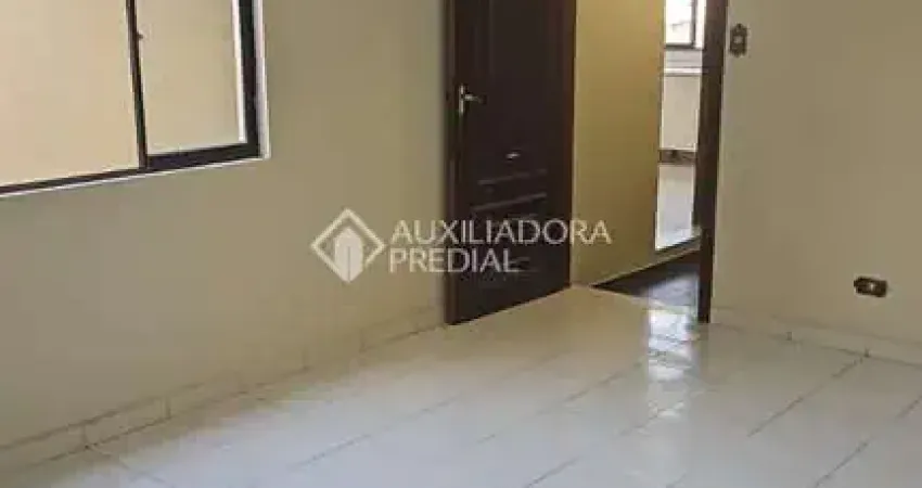 Casa com 3 quartos para alugar na Rua Cavalheiro Ernesto Giuliano, 1038, São José, São Caetano do Sul