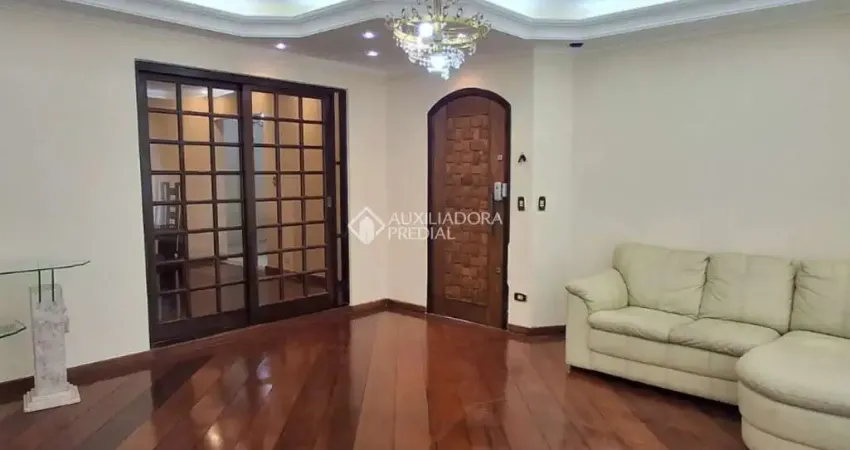 Casa com 4 quartos para alugar na Avenida Belo Horizonte, 120, Jardim São Caetano, São Caetano do Sul