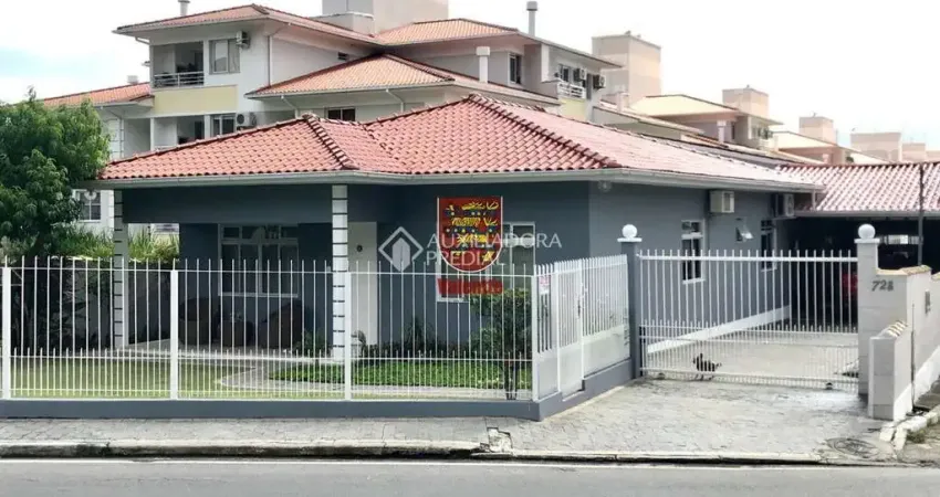 Casa com 7 quartos à venda na Rodovia Tertuliano Brito Xavier, 723, Canasvieiras, Florianópolis