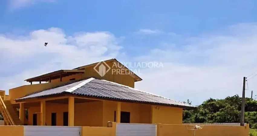 Prédio à venda na João Eufrázio Figueiredo, 135, Vila Nova, Imbituba