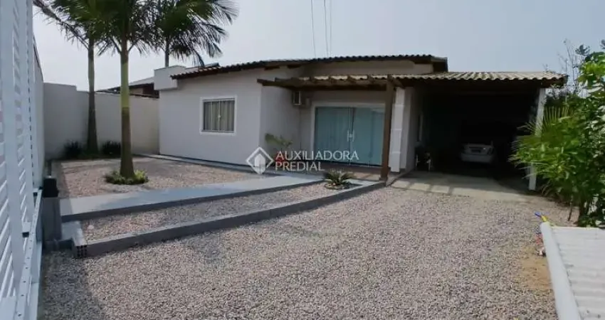 Casa com 4 quartos à venda na Rodolpho Bento José do Nascimento, 1, Povoado de Nova Brasília, Imbituba