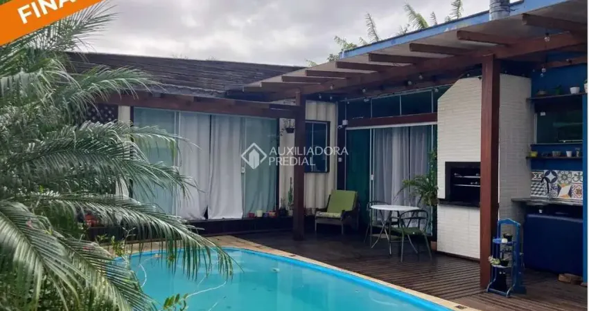Casa com 2 quartos à venda na Rua das Bauxitas, 488, Pântano do Sul, Florianópolis