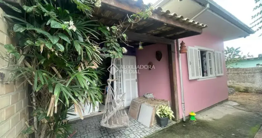 Casa com 3 quartos à venda na João Silvério De Araújo, 18, Povoado de Nova Brasília, Imbituba