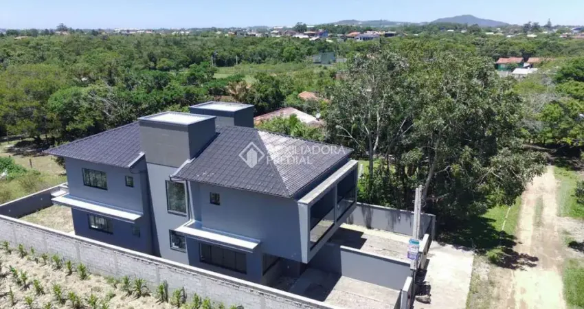 Casa com 2 quartos à venda na Das Alamandas, 7, Alto Arroio, Imbituba
