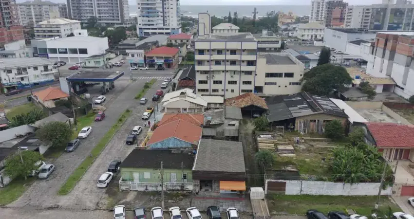 Terreno à venda na Avenida Santa Catarina, 463, Centro, Imbituba
