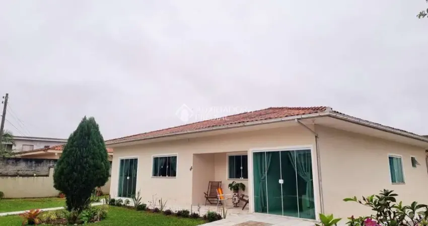 Casa com 4 quartos à venda na Perola, 62, Araçatuba, Imbituba