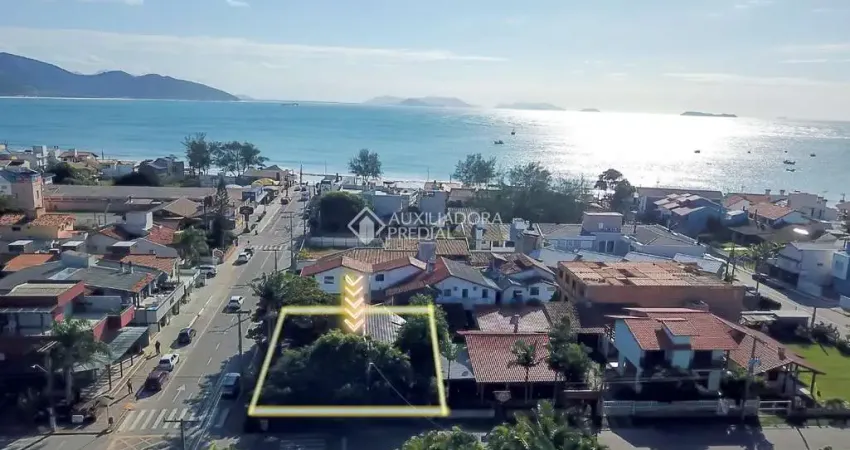 Casa com 3 quartos à venda na Rua Prefeito João Orestes De Araújo, 10, Centro, Garopaba
