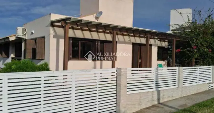 Casa com 3 quartos à venda na João Antônio Monteiro, 133, Vila Esperança, Imbituba