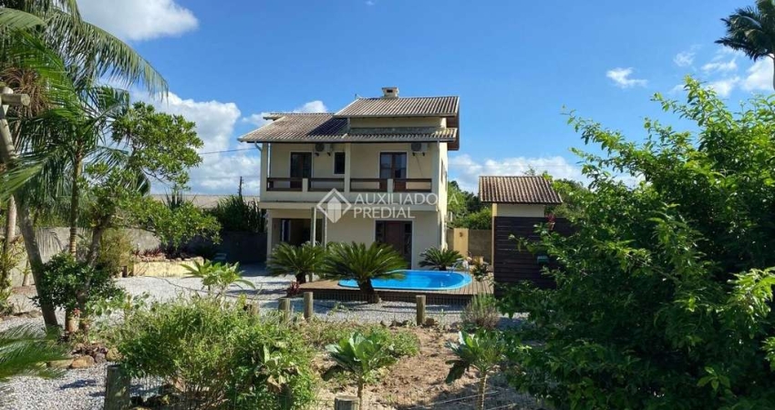 Casa com 3 quartos à venda na Juvêncio Rodrigues, 1, Morro do Freitas, Paulo Lopes