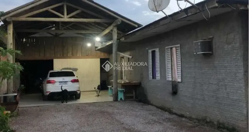 Casa com 4 quartos à venda na São Benedito, 419, Araçatuba, Imbituba