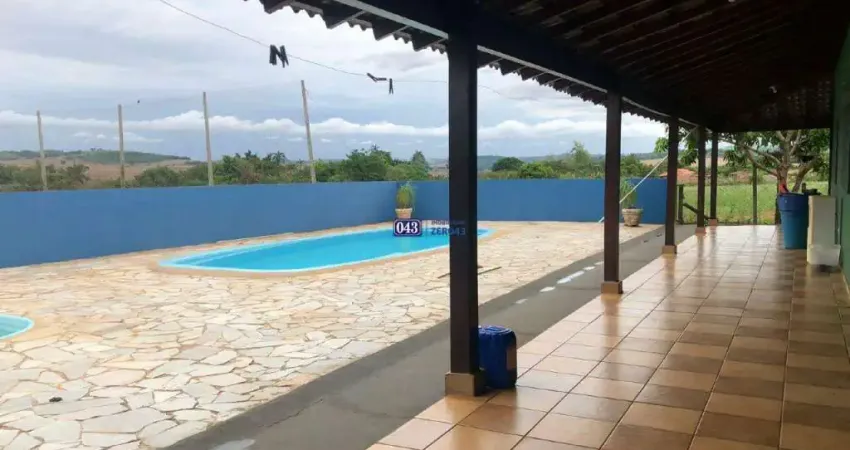 Chácara com ampla casa mobiliada e piscina no Limoeiro - Locação