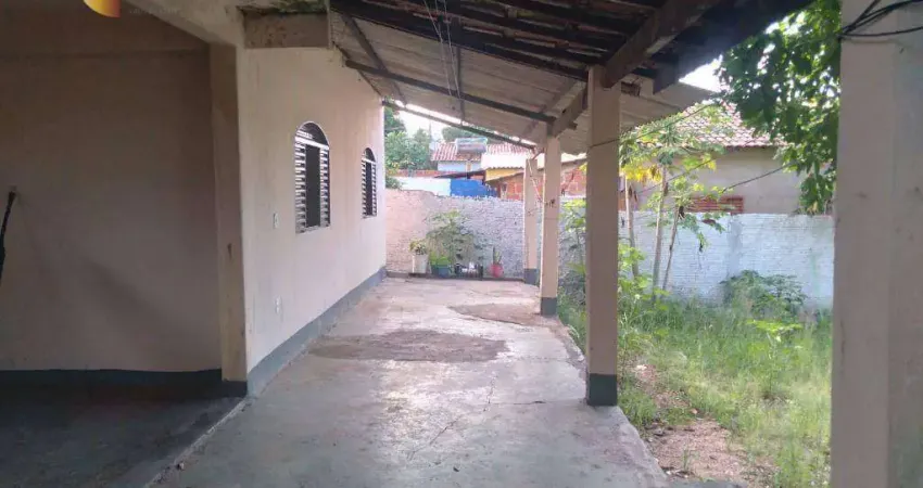 Casa com 4 dormitórios à venda, 210 m² por R$ 320.000,00 - Cristo Rei - Várzea Grande/MT