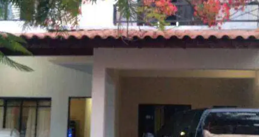 Casa com 4 dormitórios à venda, 156 m² por R$ 620.000,00 - Village Flamboyant - Cuiabá/MT