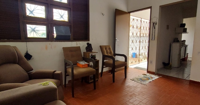 Vendo casa no bairro Pitimbu com 3 quartos