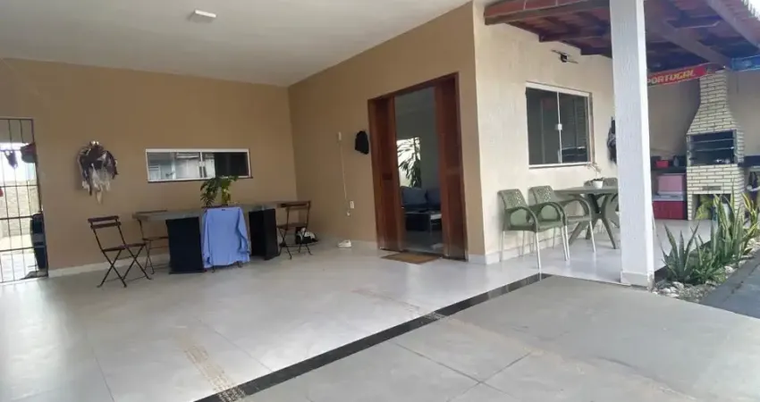 Vendo casa térrea no loteamento Caminho do Sol com 3 quartos