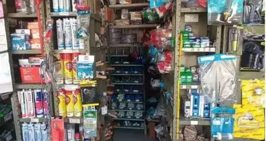 Ponto comercial - casa de material de construção no radio clube.