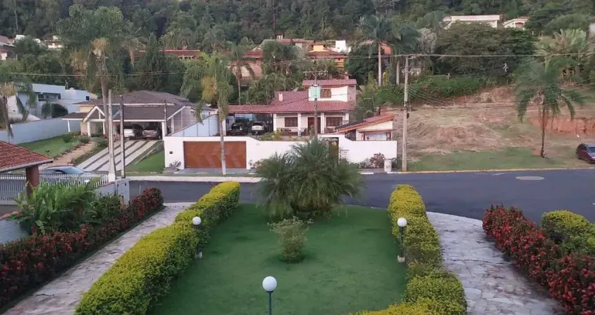 Casa em condomínio fechado com 6 quartos à venda na Rua Fazenda Monte Alegre, Jaraguá, São Paulo