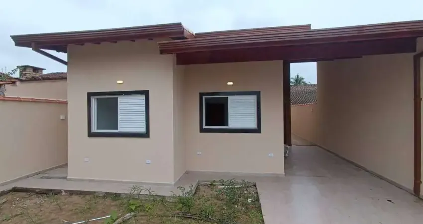 Linda casa com piscina e 3 dormitórios no gaivotas itanhaém/sp