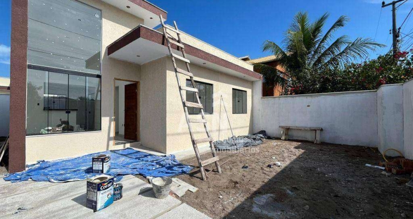 Casa Linear próximo à praia, com 3 dormitórios à venda, 70 m² por R$ 350.000 - Enseada das Gaivotas - Rio das Ostras/RJ
