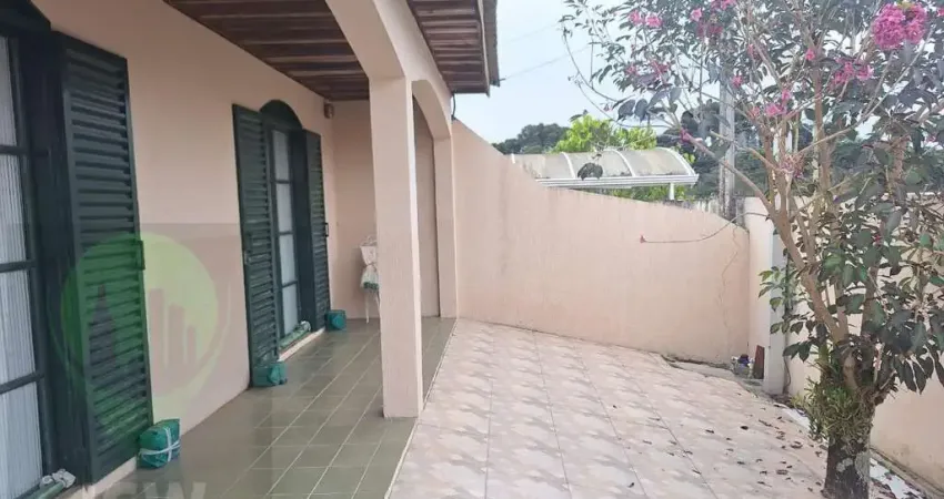 Casa para Venda em São José dos Pinhais, Colônia Rio Grande, 2 dormitórios, 1 banheiro, 4 vagas