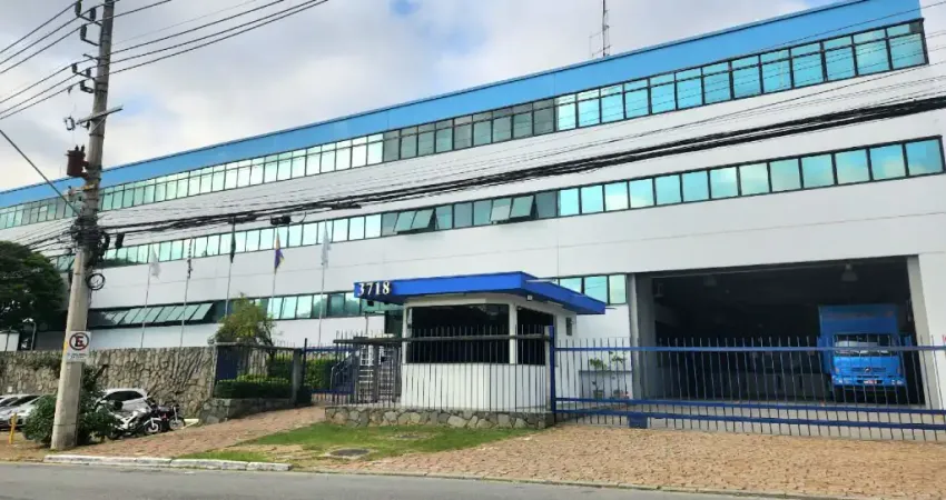 PRÉDIO COMÉRCIAL DE 5.510,30m²  DE ÁREA CONSTRUÍDA - COM GALPÃO E AMPLA ÁREA DE TERRENO - ALPHAVILLE - BARUERI - SP