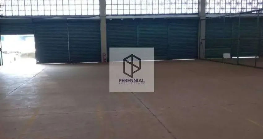 Galpão crossdocking 1.350 m² com 900 m² de plataforma e 36 docas