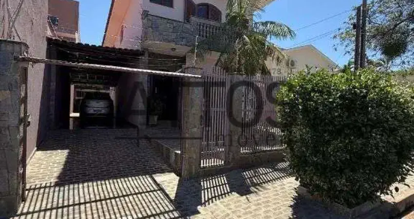 Casa com 3 quartos para alugar na Rua Bpo. César Dacorso Filho, 987, Vila Carmem, São Carlos