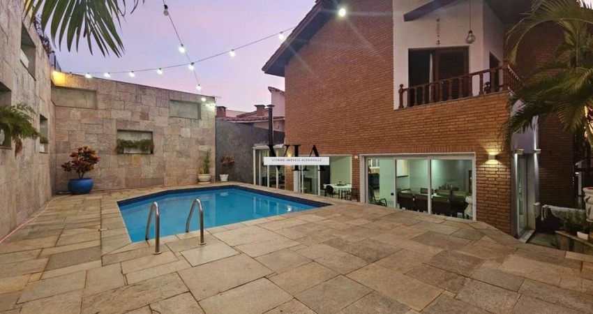 More no condomínio Residencial 6 em Alphaville - Casa com 05 quartos!