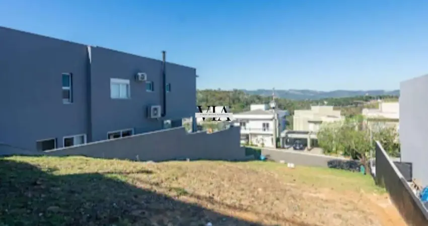 OPORTUNIDADE - Terreno de 382,75m² no condomínio Valville