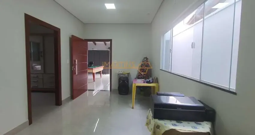 Casa com 3 quartos à venda no Conjunto Ouro Verde, Araguari 