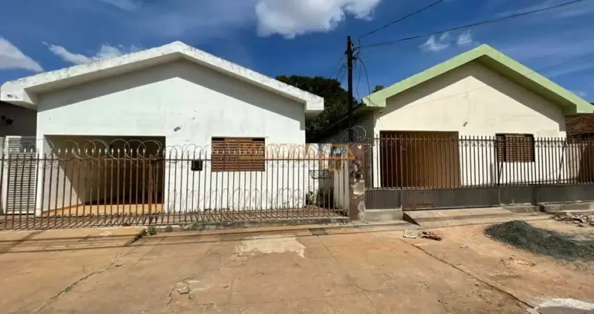 Casa com 3 quartos à venda na Avenida Belchior de Godoy, 1, Goiás, Araguari