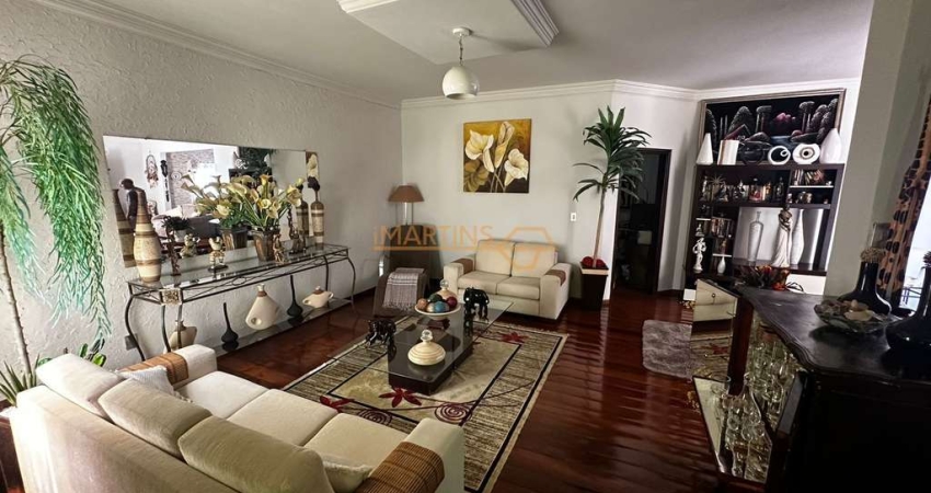 Casa com 4 quartos à venda no Centro, Araguari 