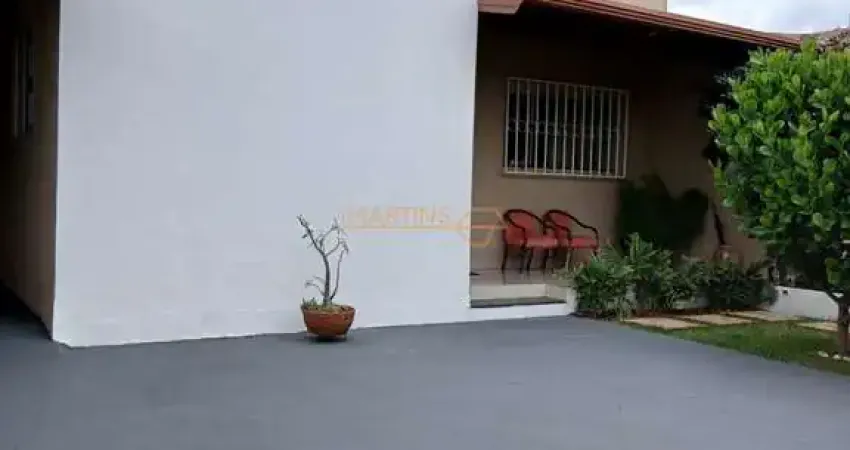 Casa com 2 quartos à venda no Interlagos, Araguari 