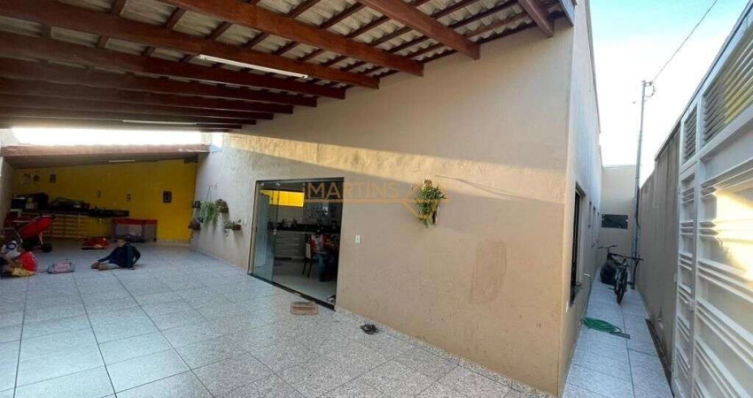 Casa com 3 quartos à venda no Paraíso, Araguari 