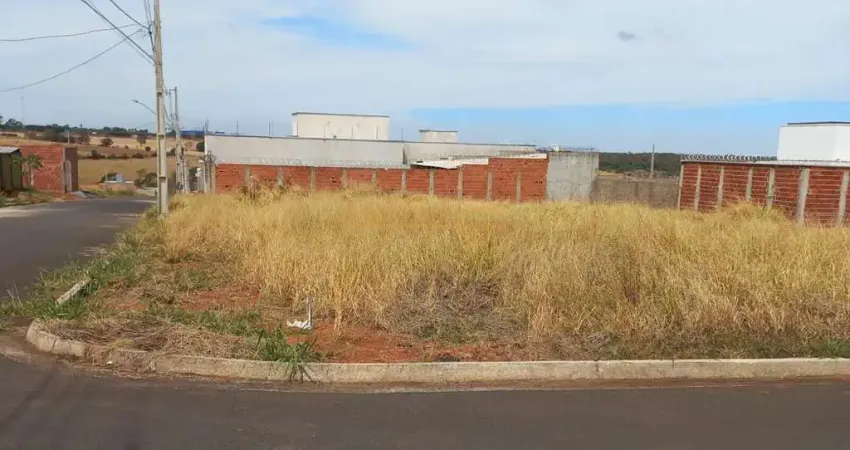 Terreno à venda no Bosque, Araguari 