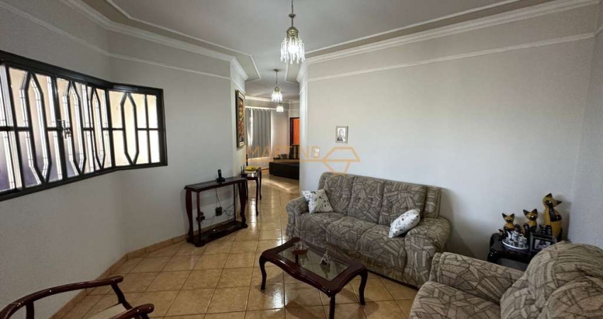 Casa com 3 quartos à venda no Amorim, Araguari 