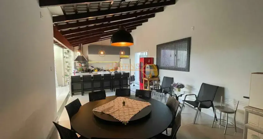 Casa com 5 quartos à venda no Centro, Araguari 
