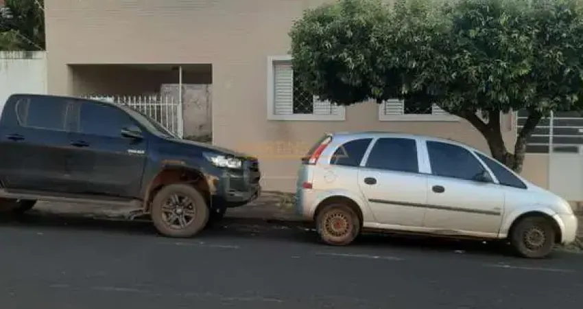 Casa com 3 quartos à venda no Centro, Araguari 
